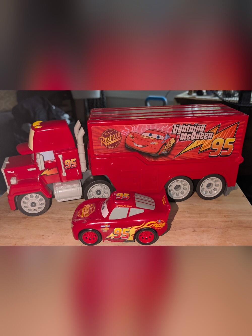 Cars Disney Pixar 16" Mack Hauler Semi & Lightning McQueen Car - Picture 2 of 7